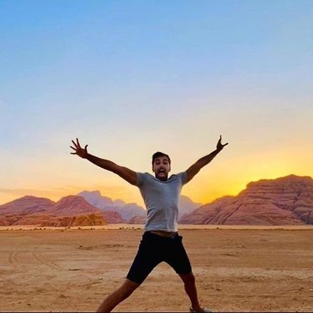 Saleem With Jeep Tour Lejlighed Wadi Rum Eksteriør billede