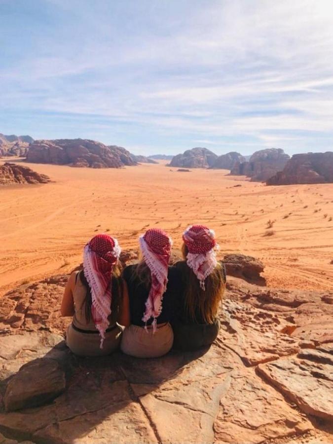 Saleem With Jeep Tour Lejlighed Wadi Rum Eksteriør billede