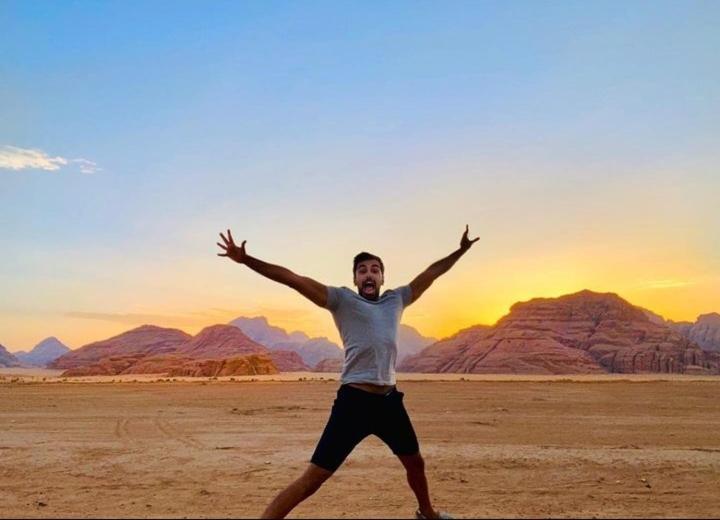 Saleem With Jeep Tour Lejlighed Wadi Rum Eksteriør billede